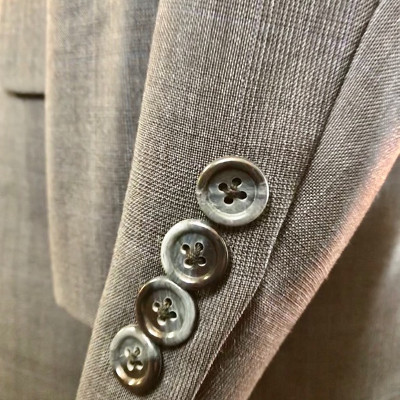 Men’s Suit - Picture 7 of 8